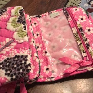 Vera Bradley travel bag very gently used
